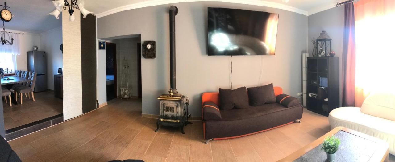 Eden Apartman Daire Algyo Dış mekan fotoğraf